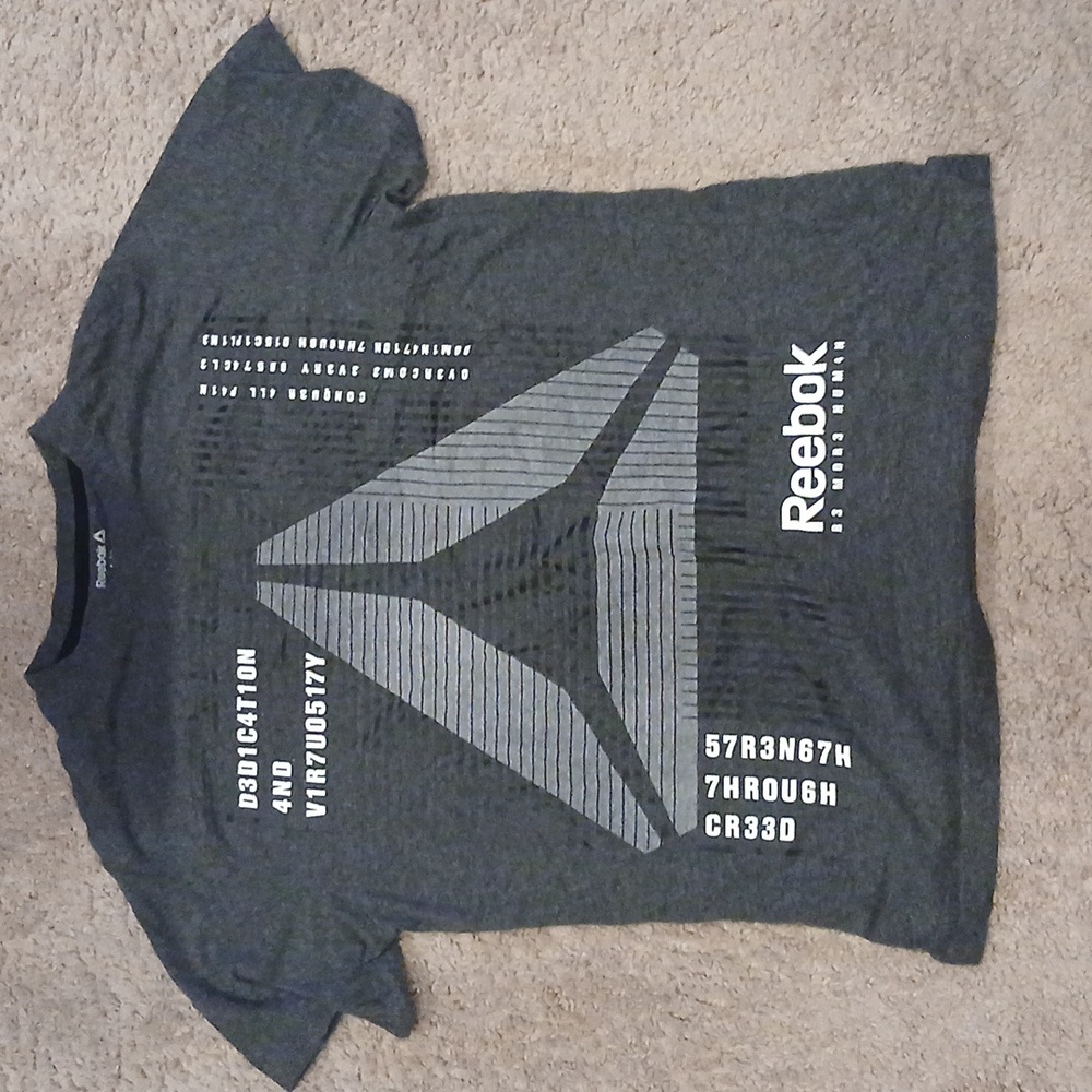 Mens Grey black and white reebok tshirt size L
